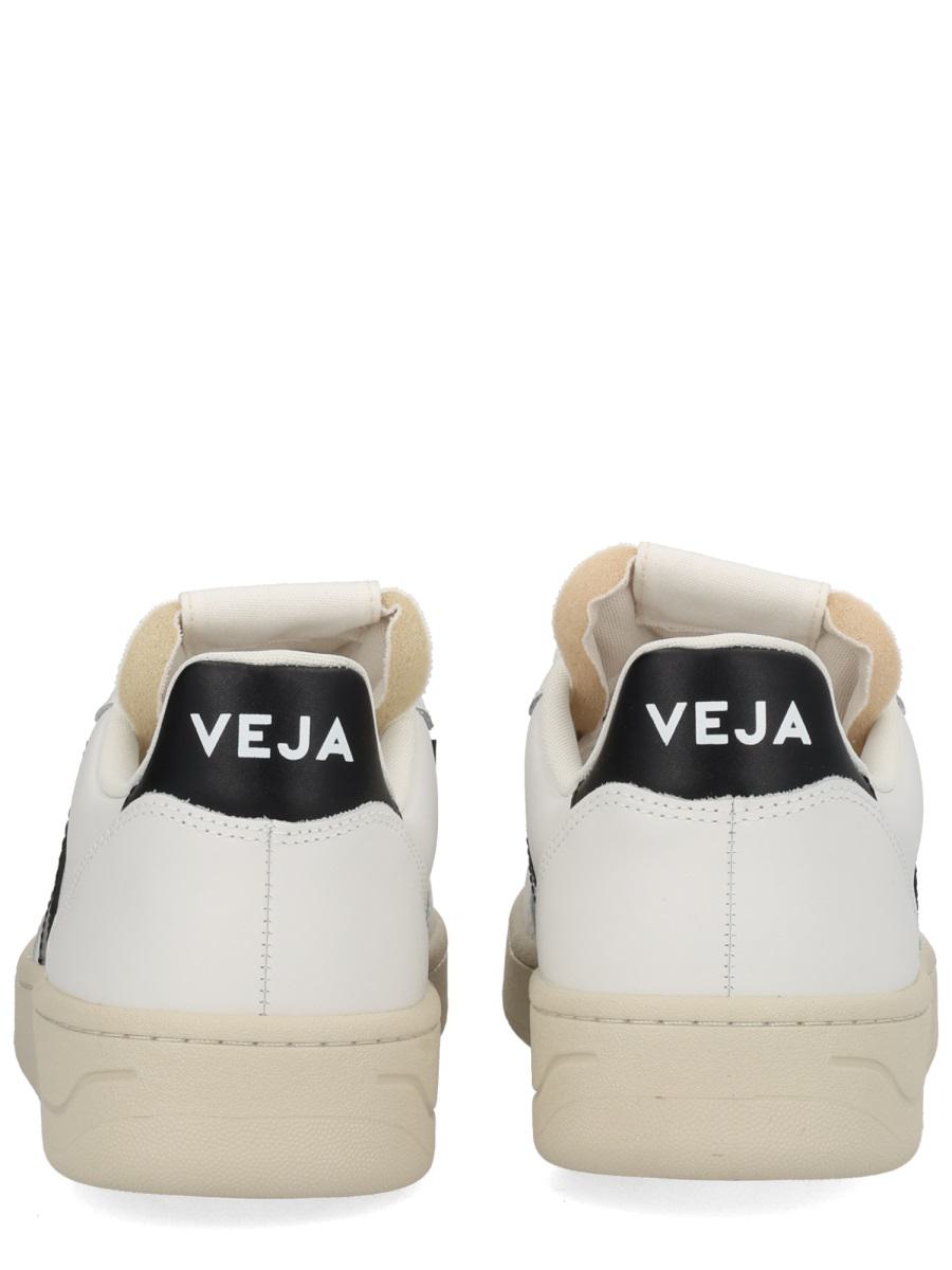 Veja Sneaker "V-10"