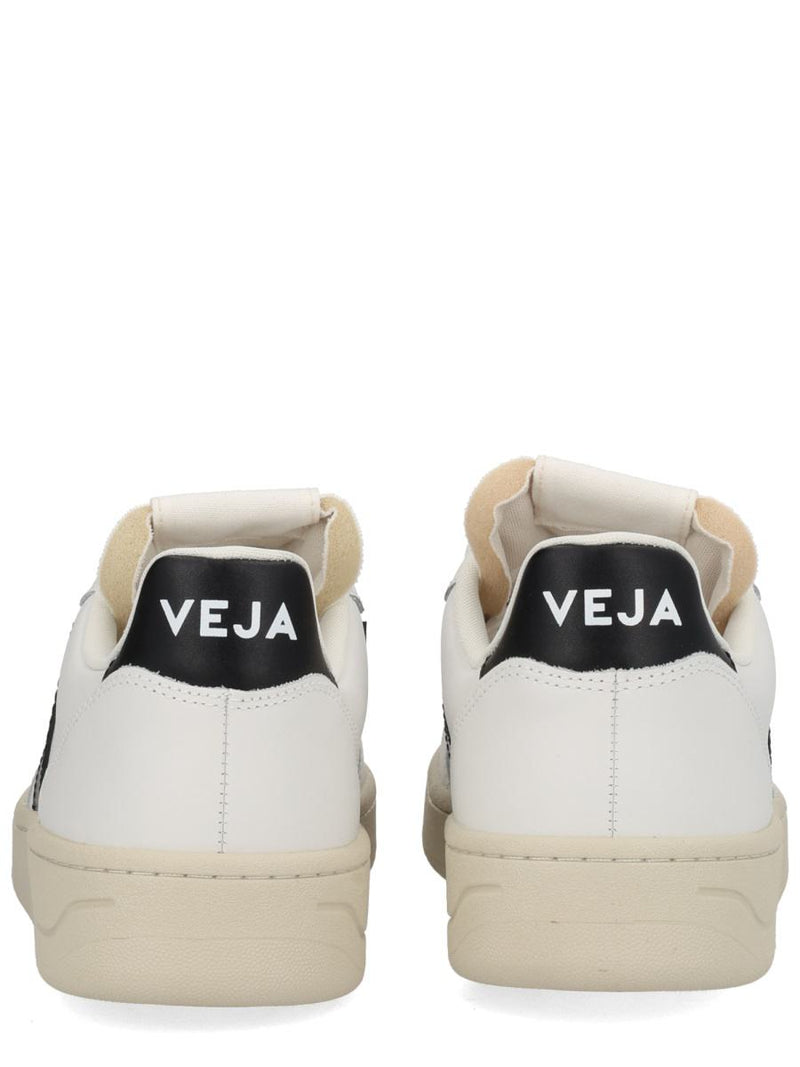 Veja Sneaker "V-10"