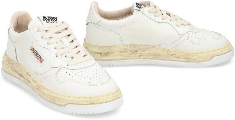 Autry Medalist Low-Top Sneakers