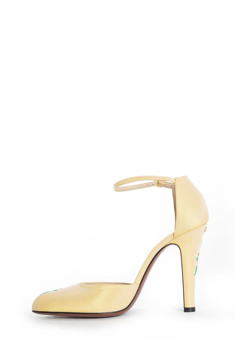 Valentino Garavani Pumps