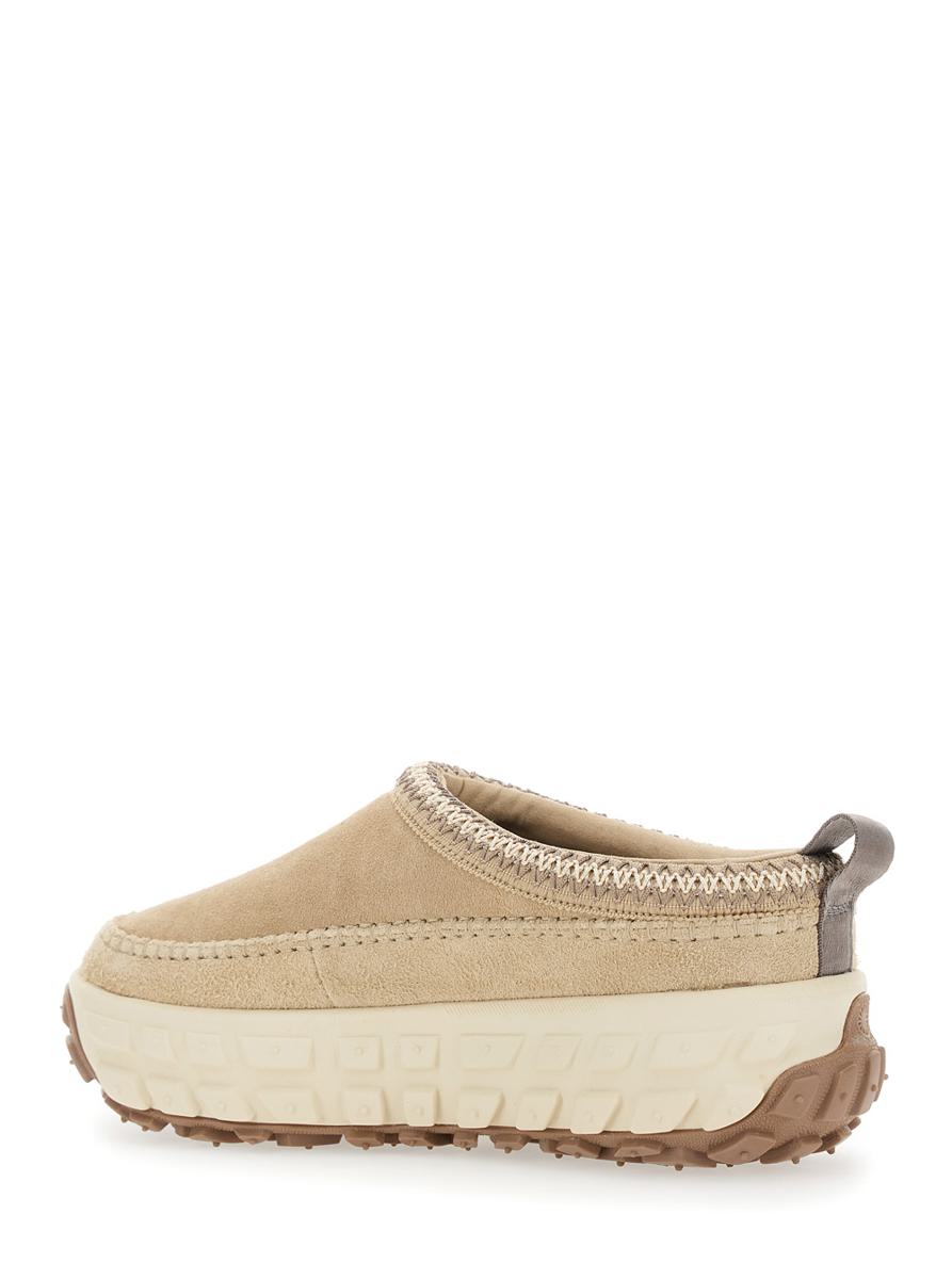 'Venture Daze' Beige Mules With Decorative Stitching And Side Logo Patch In Suede Man