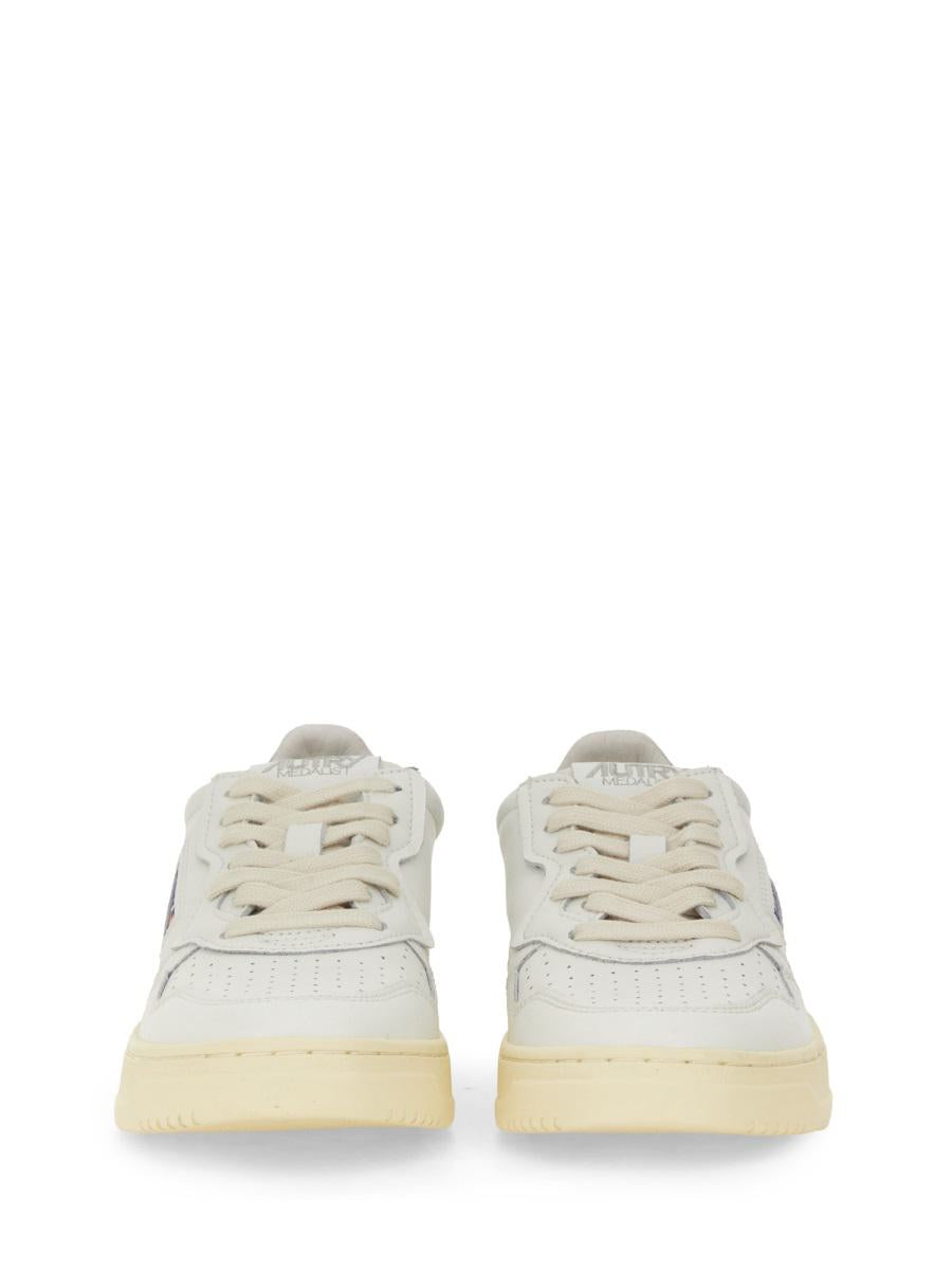 Autry "Medalist Low" Sneaker