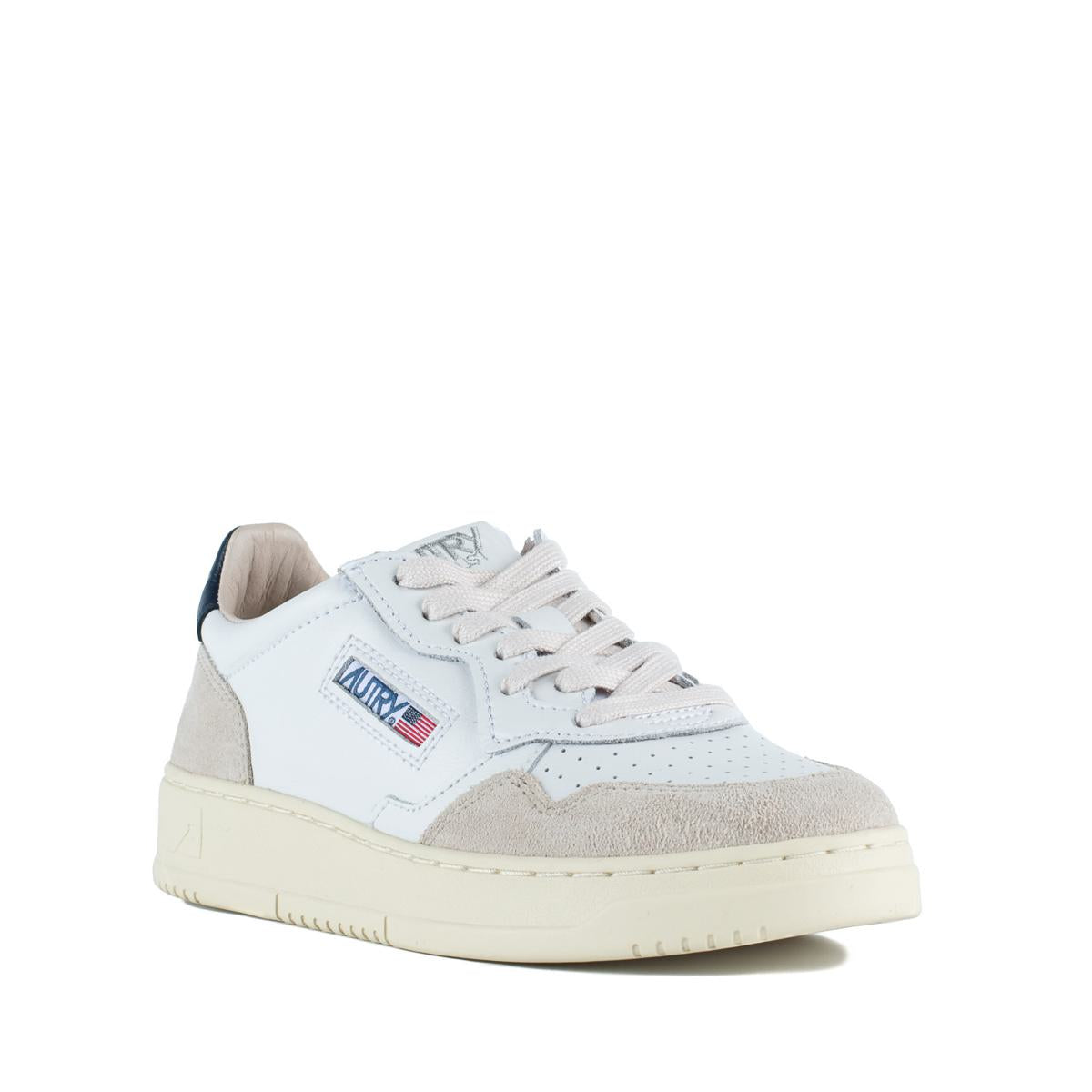 Autry Sneakers Medalist Low In Leather And Suede White And Blue Color.