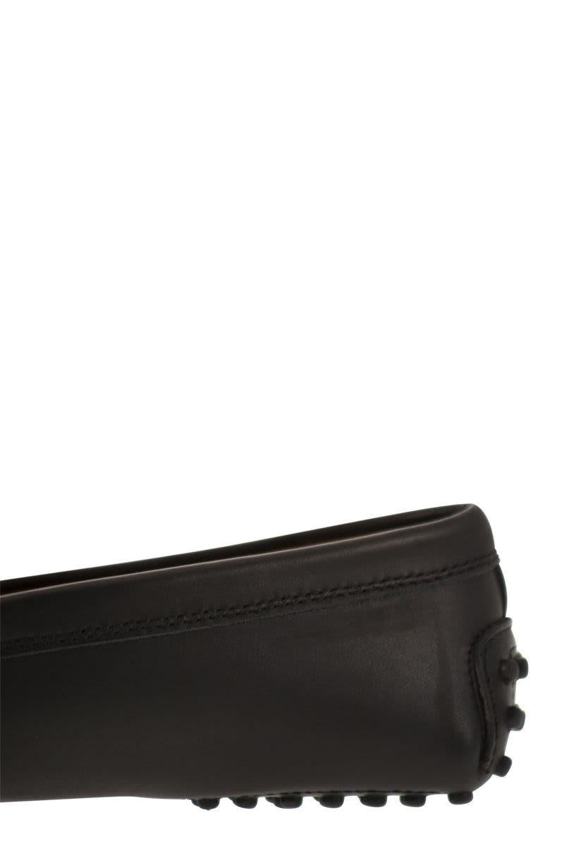 Tod'S Moccasin With Leather Chain