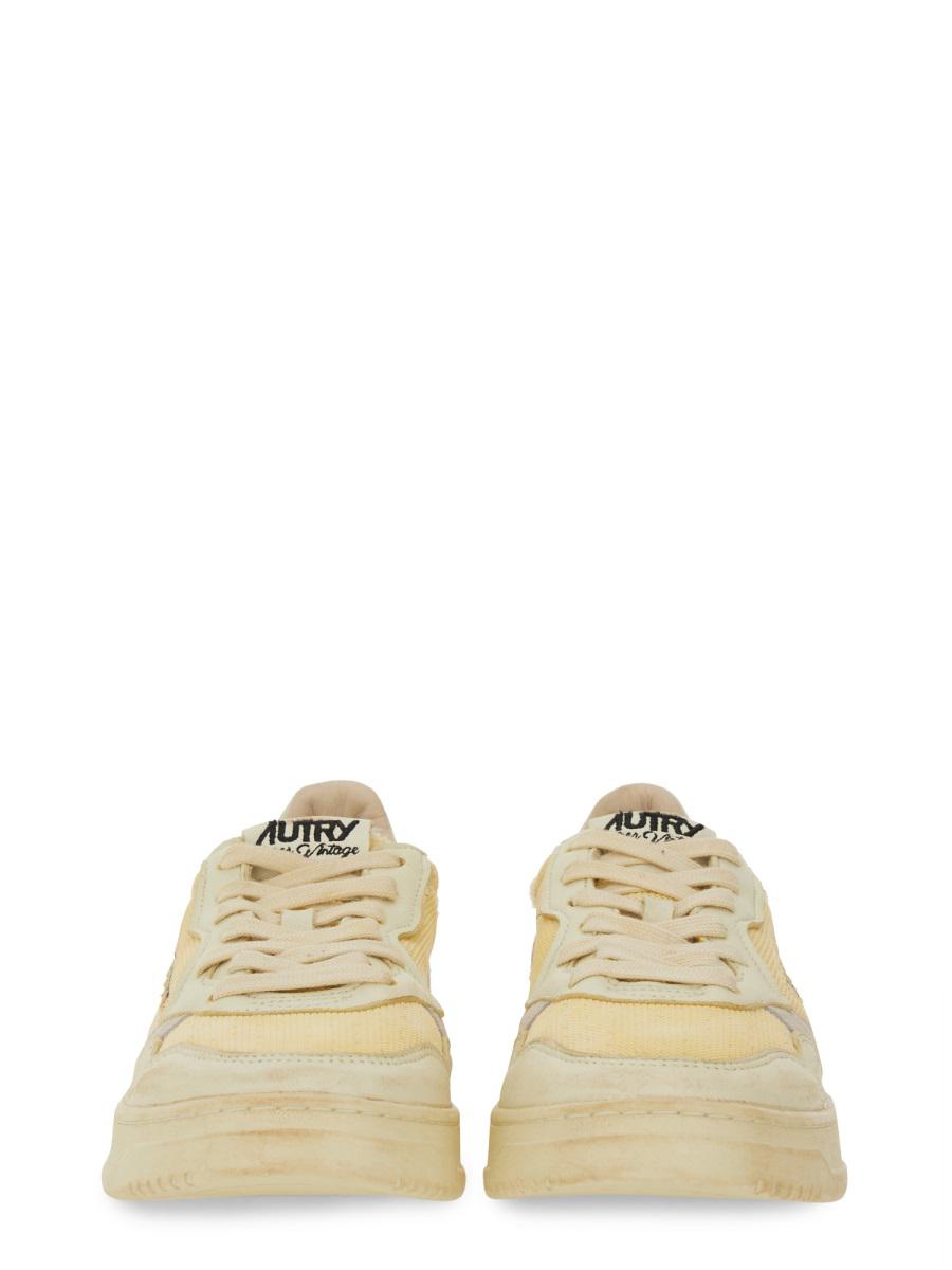 Autry Medalist Low Super Vintage Sneakers