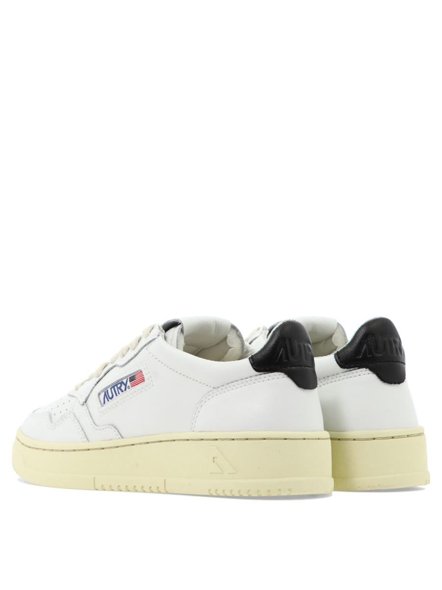 Autry "Medalist Low" Sneakers
