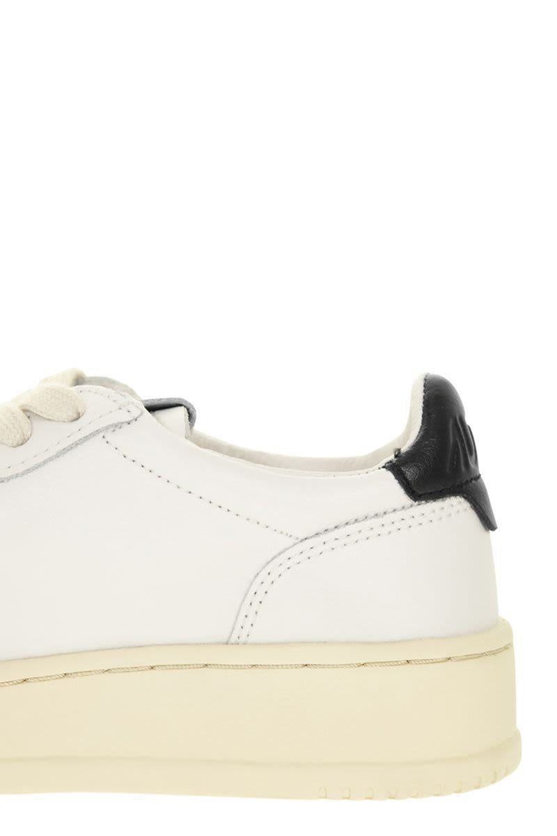 Autry Medalist Low - Leather Sneakers