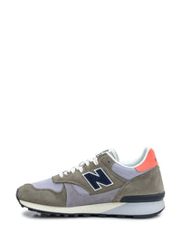 New Balance Sneaker