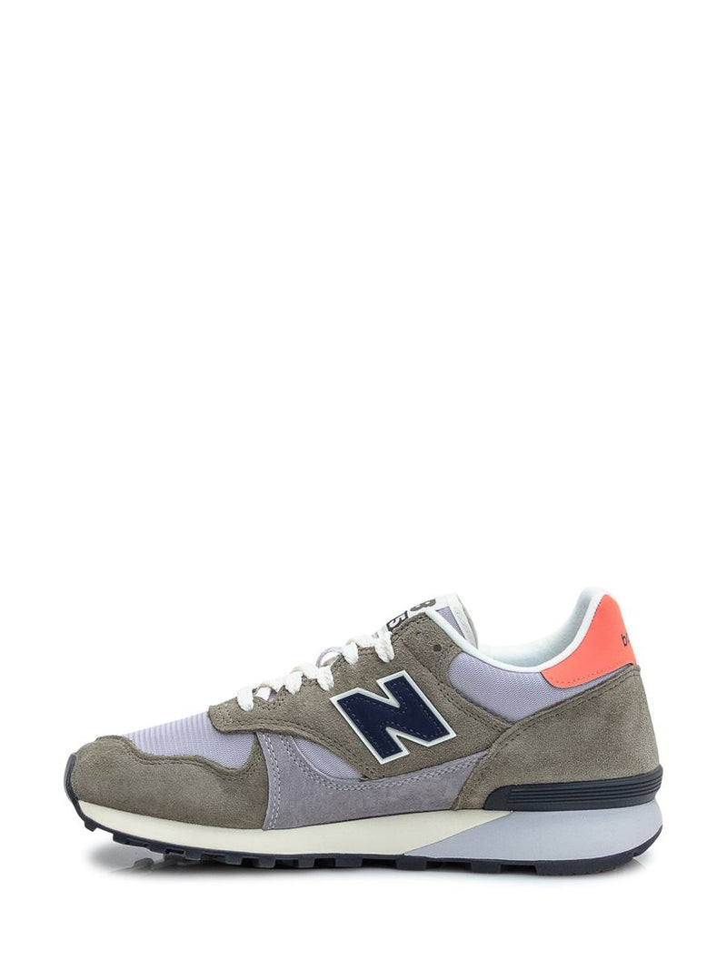 New Balance Sneaker