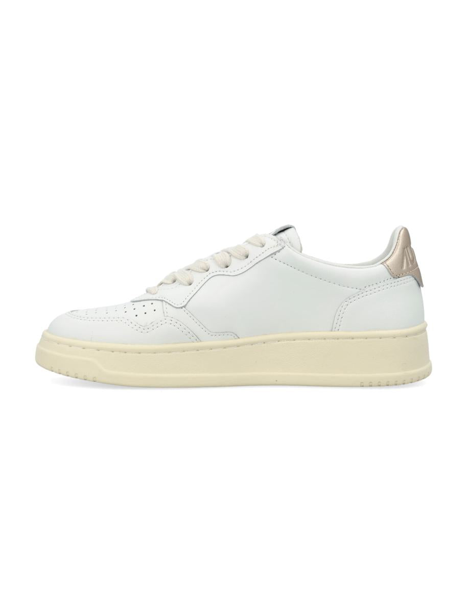 Autry Medalist Low Woman Sneakers