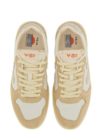 Veja Sneaker "V-82"