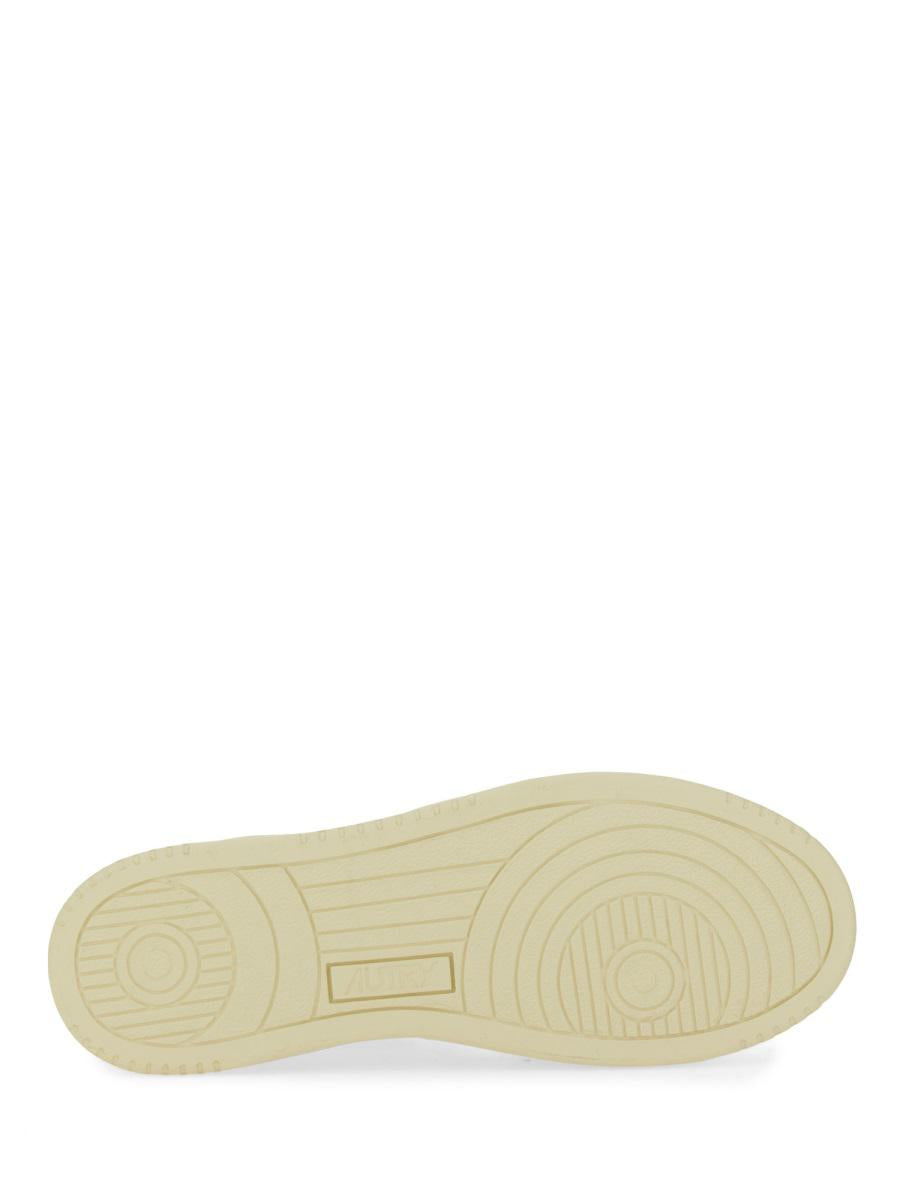 Autry "Medalist Low" Sneaker