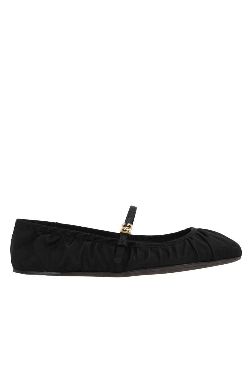 Dolce & Gabbana Flat Shoes
