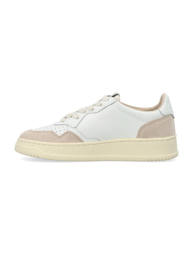 Autry Medalist Low Woman Sneakers