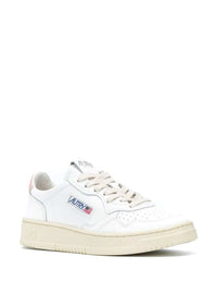 'Medalist' White Low Top Sneakers With Contrasting Heel Tab In Leather Woman