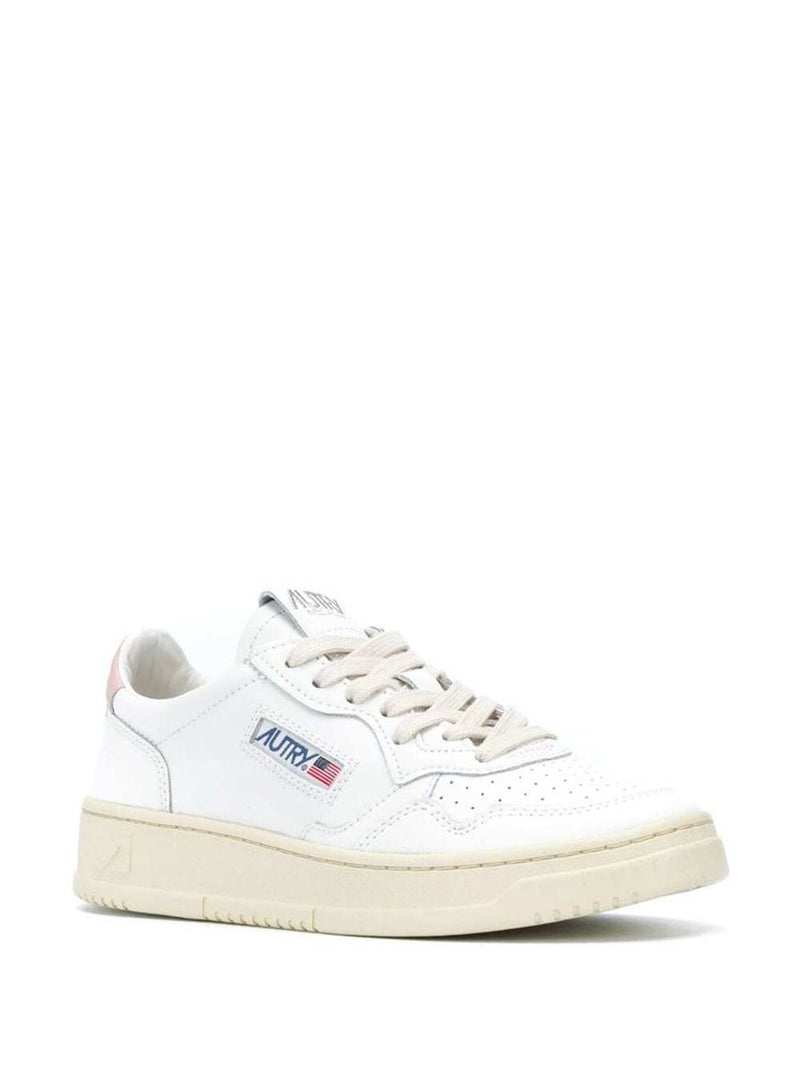 'Medalist' White Low Top Sneakers With Contrasting Heel Tab In Leather Woman