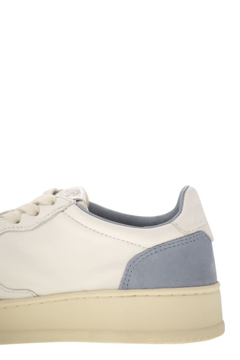 Autry Medalist Low - White Leather And Suede Sneakers In Powder