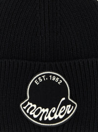 moncler-logo-knitted-beanie-1766820418015685506-2