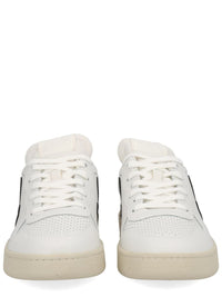 Veja Sneaker "V-10"