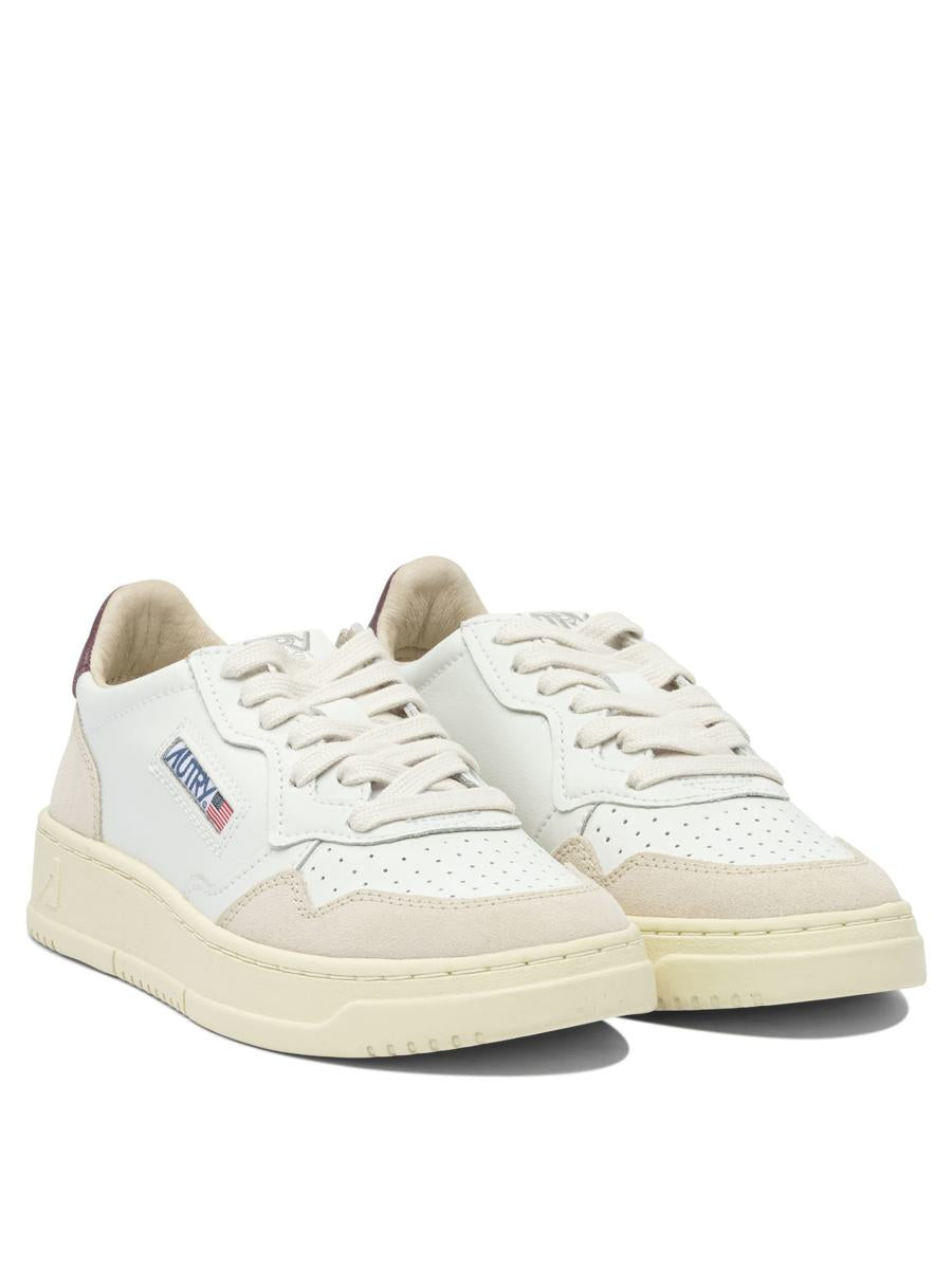 Autry "Medalist Low" Sneakers