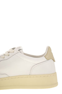 Autry Medalist Low - Leather Sneakers