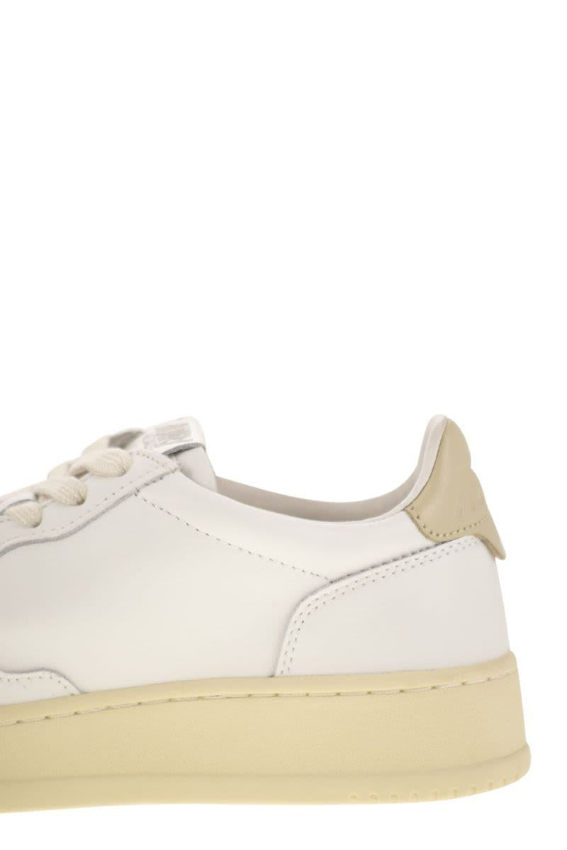 Autry Medalist Low - Leather Sneakers