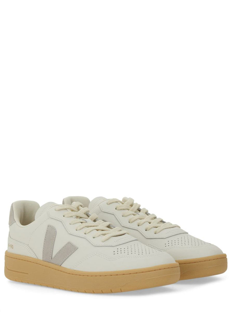 Veja Sneaker "V-90"