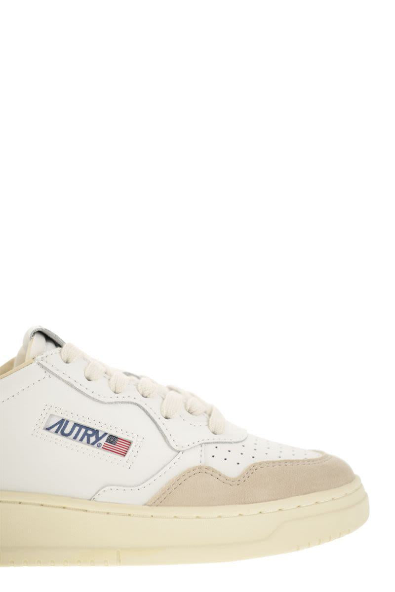 Autry Medalist Low - Leather Sneakers