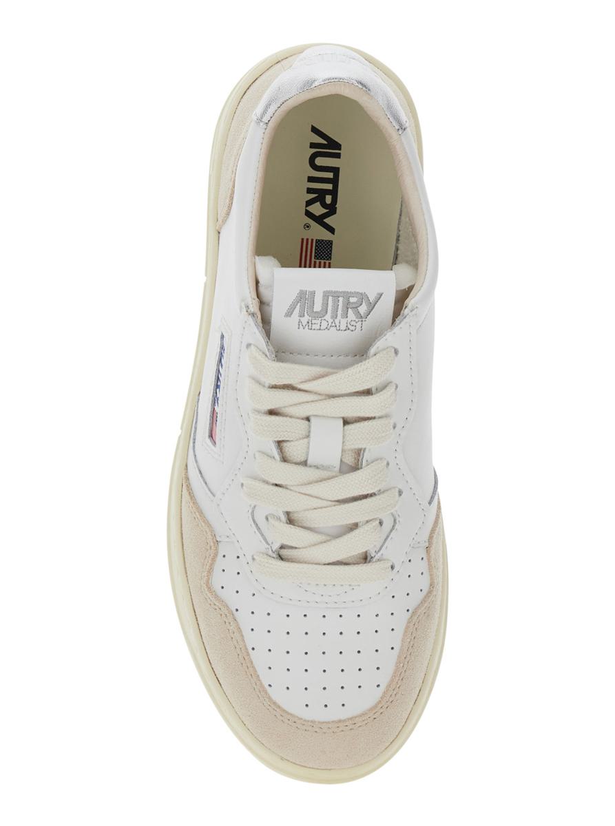'Medalist' White Low Top Sneakers With Logo Patch On Tongue And Side In Leather Blend Woman