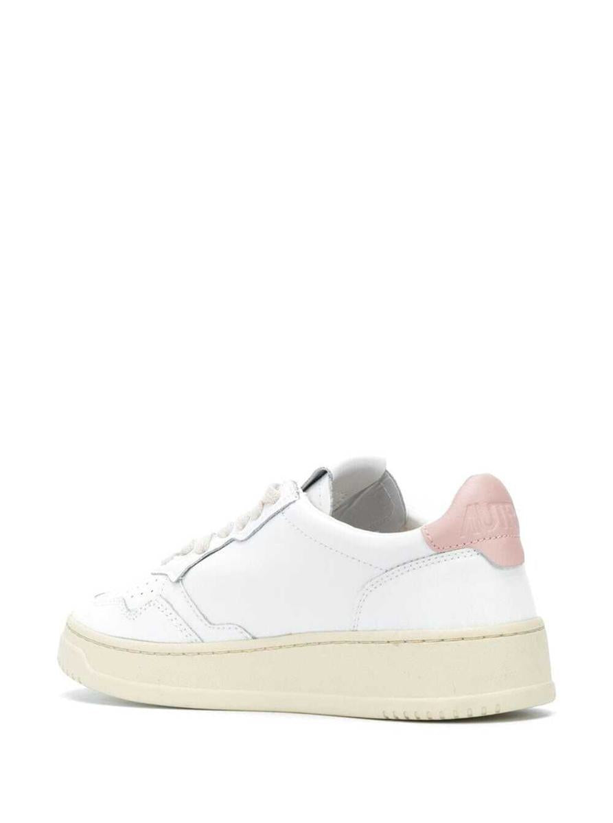 'Medalist' White Low Top Sneakers With Contrasting Heel Tab In Leather Woman