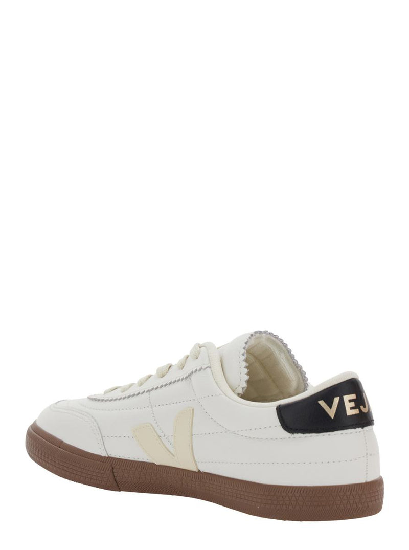 'Panenka' White Low Top Sneakers With Logo Patch On The Side And Contrasting Heel With Logo Lettering In Leather Unisex