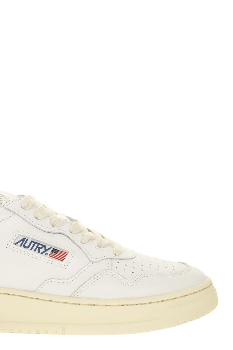 Autry Medalist Low - Leather Sneakers