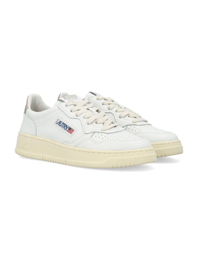 Autry Medalist Low Woman Sneakers