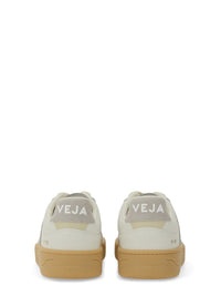 Veja Sneaker "V-90"