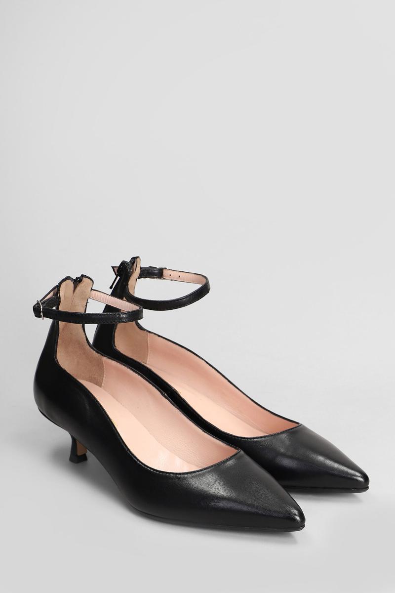 Anna F. Pumps