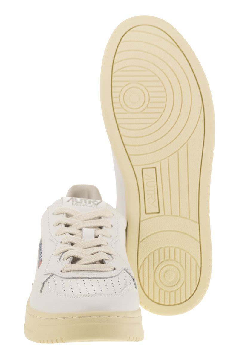 Autry Medalist Low - Leather Sneakers