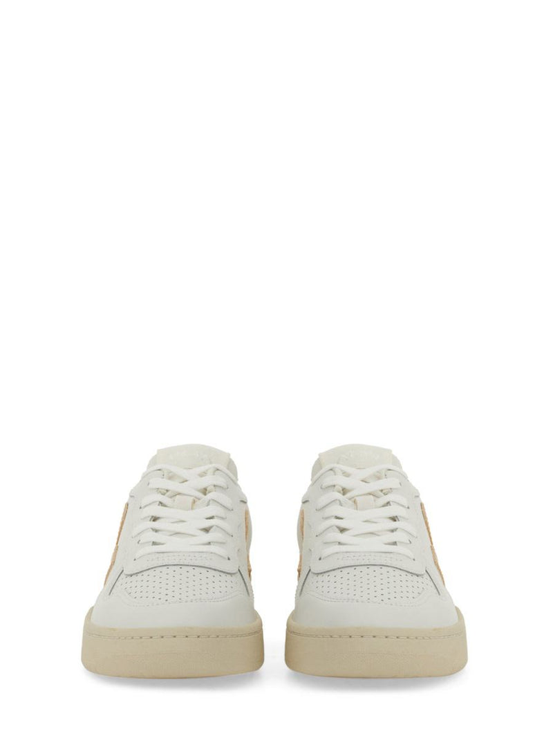Veja Sneaker "V-10"