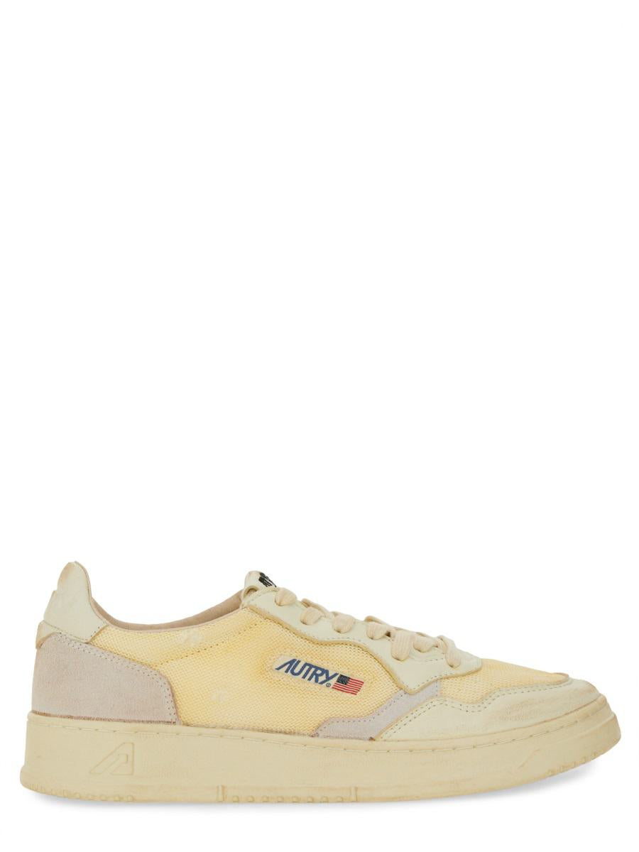 Autry Medalist Low Super Vintage Sneakers