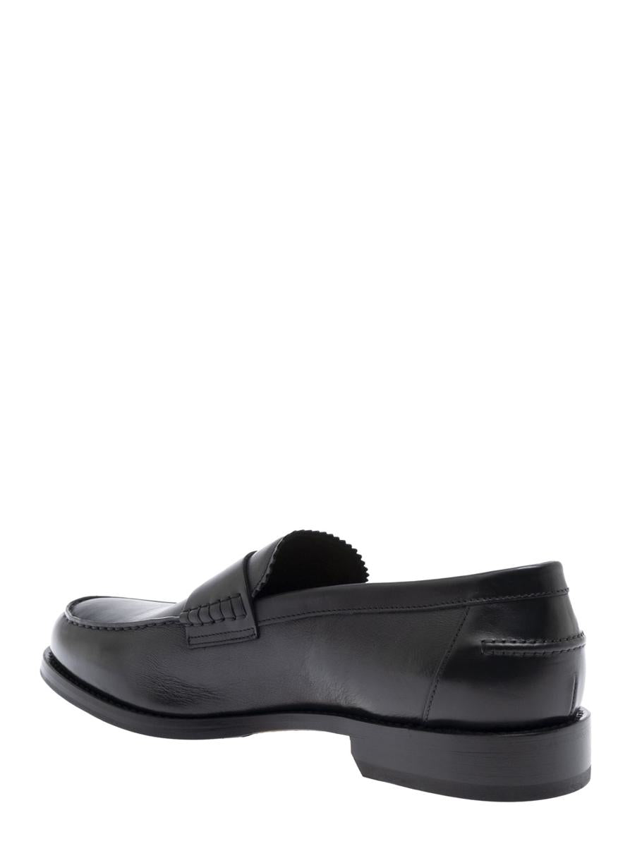 Black Loafers With Almond Toe In Leather Man
