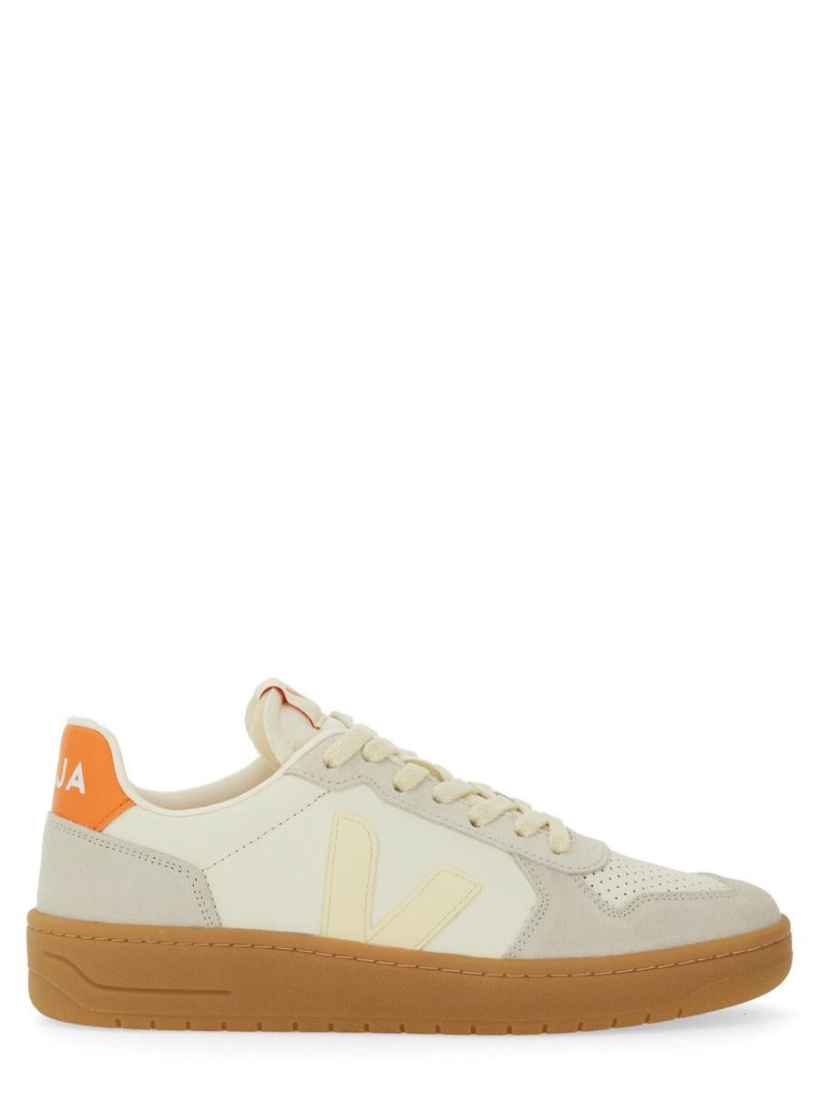 Veja Sneaker "V-82" Unisex