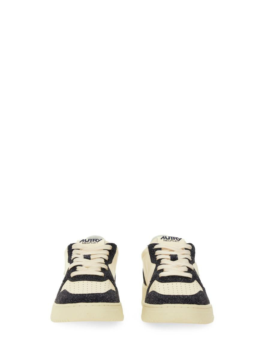Autry "Medalist Low" Sneaker