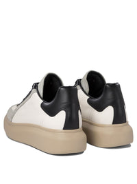 Alexander McQueen Sneakers & Slip-On