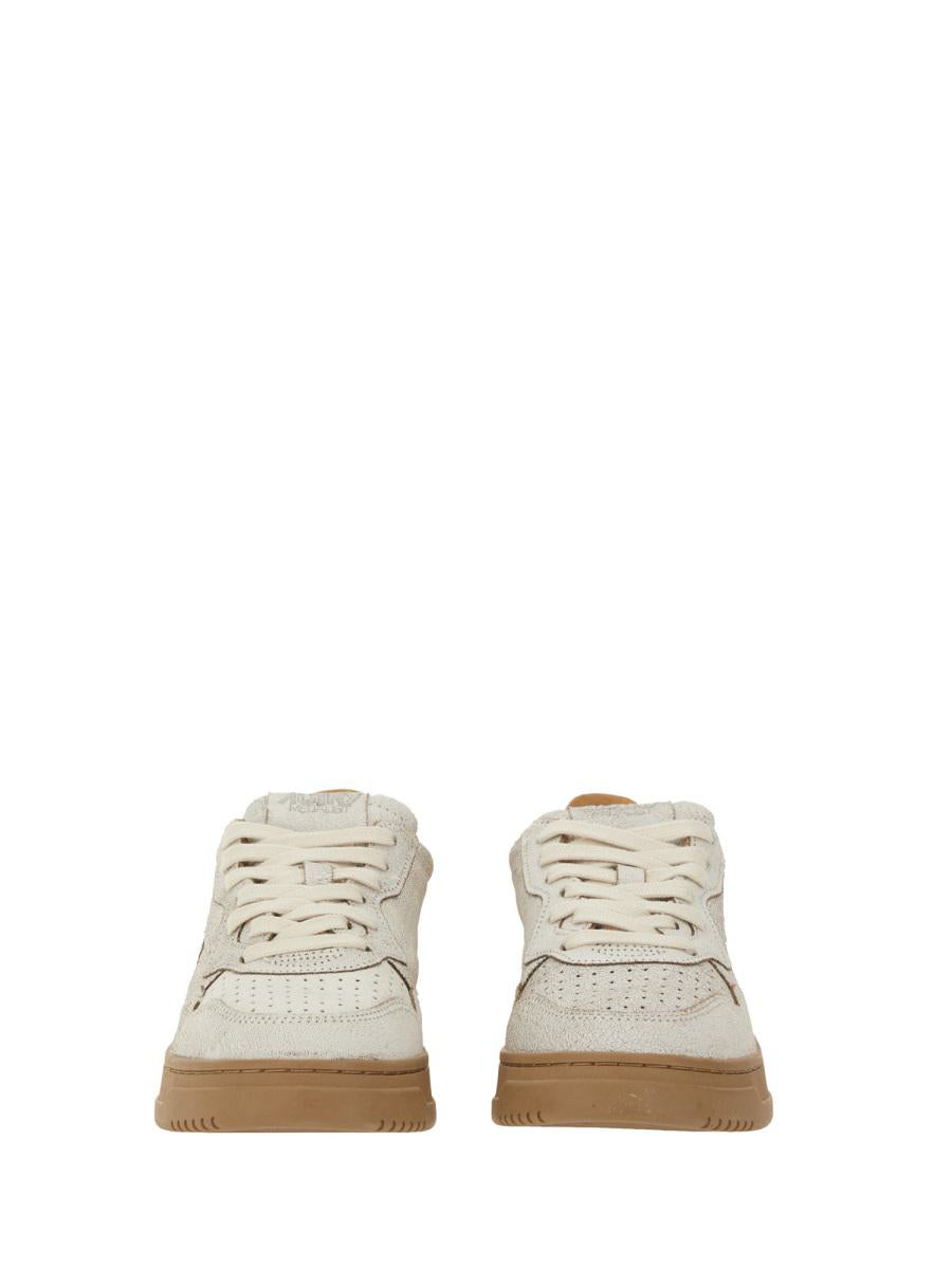 Autry "Medalist Low" Sneaker