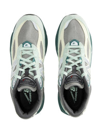 New Balance 990 Shoes