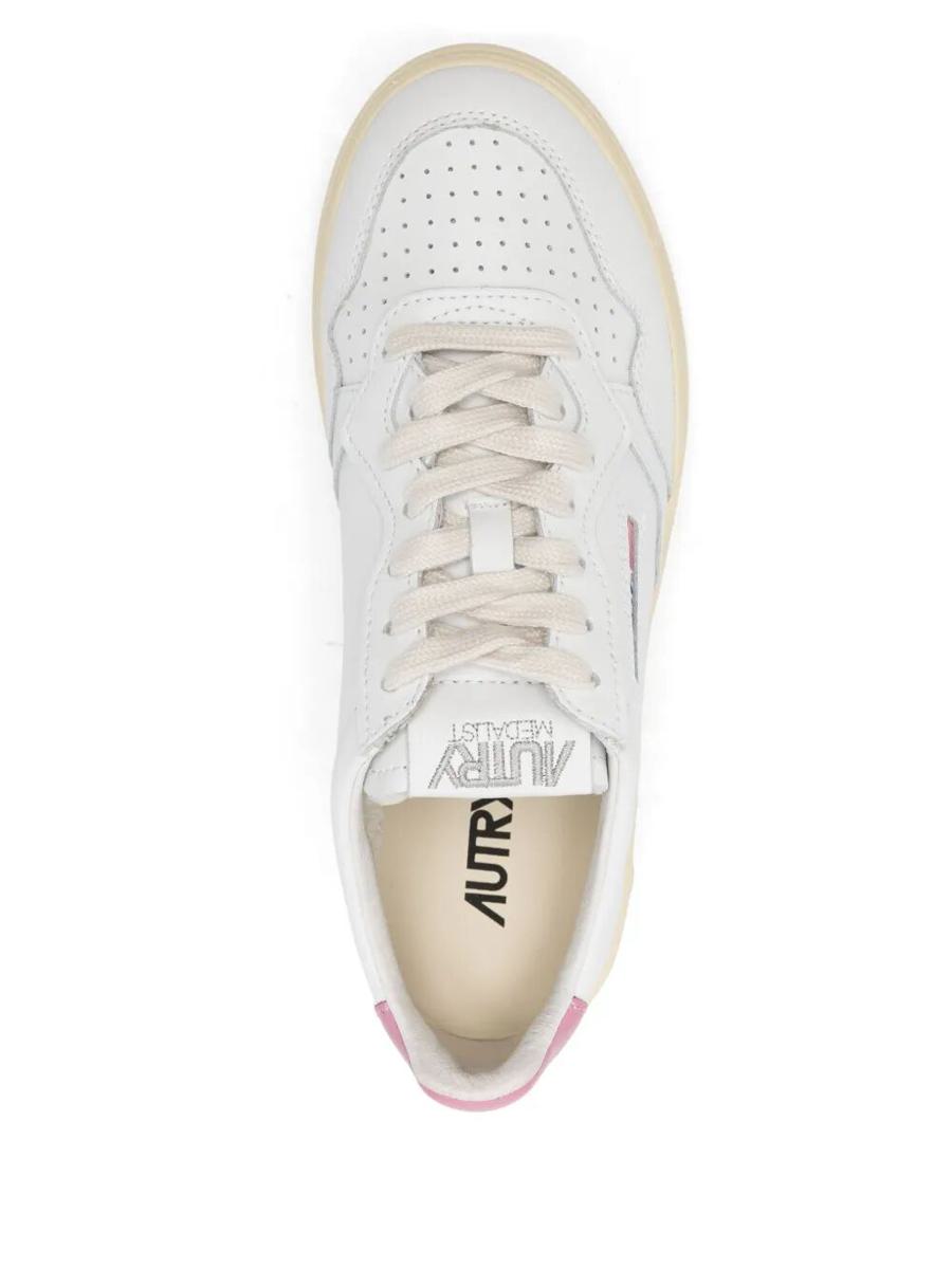Autry Medalist Low Sneakers In White And Polignac Leather Shoes