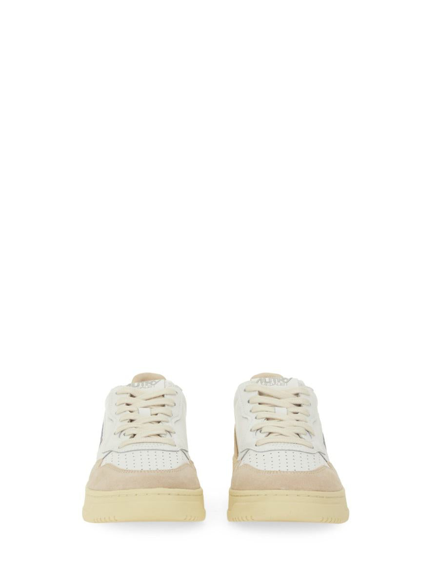 Autry "Medalist Low" Sneaker