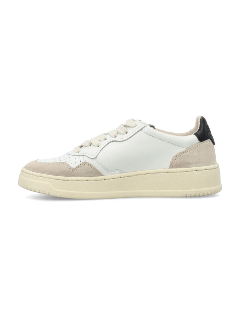 Autry Medalist Low Woman Sneakers