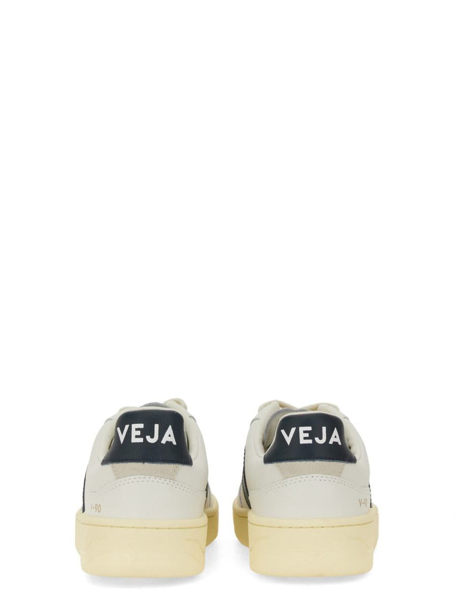 Veja Sneaker V-90