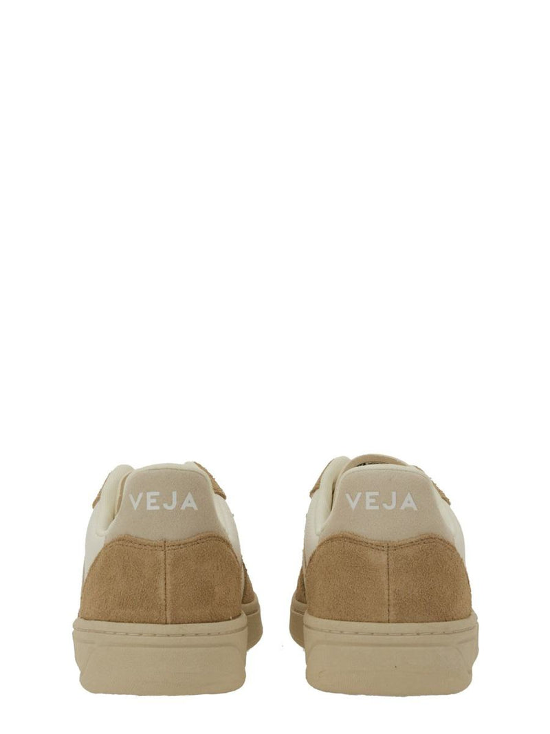Veja Sneaker "V-10"