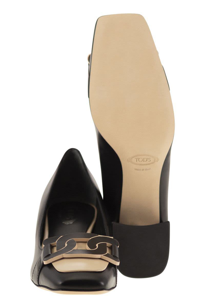 Tod'S Leather Pumps With Chain